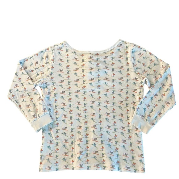 Lila and Hayes White Pajama Set with Long Sleeves and a Ski Pattern Size 6 - Picture 8 of 10